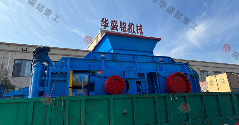 玄武巖粉碎成1-5mm用什么設(shè)備？推薦時產(chǎn)80噸對輥制砂機